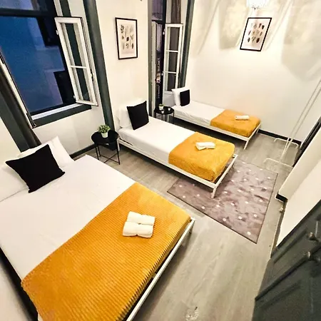Auberge de jeunesse Bairro Alto, Location Of *