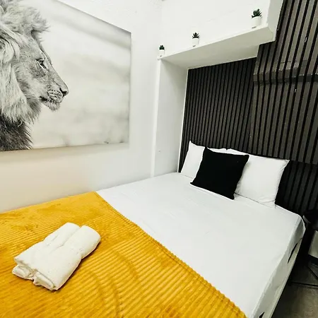 Hostal Bairro Alto, Location Of